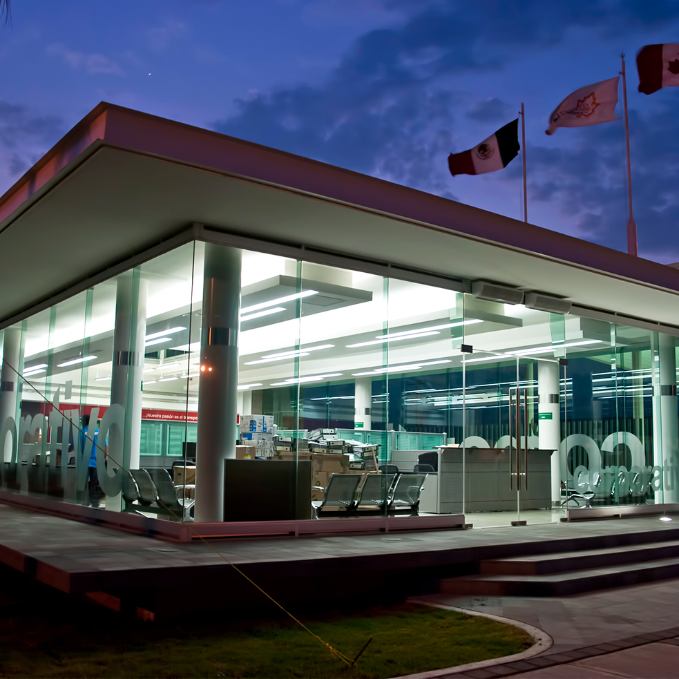 Corporativo /<br><span>González Trucking</span>